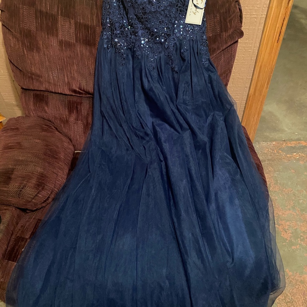 Dress - Picture 2 of 3